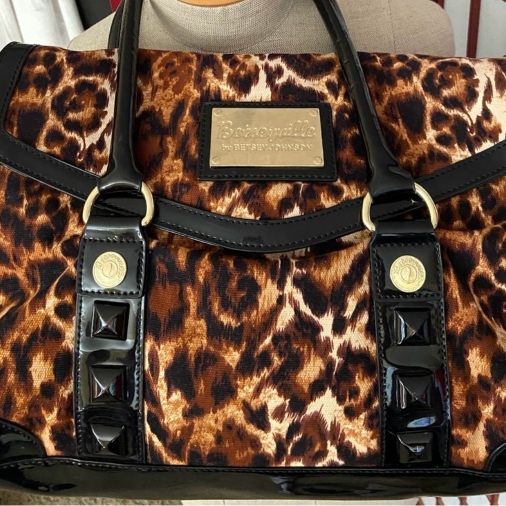 Betsey Johnson BETSEYVILLE Leopard Bag